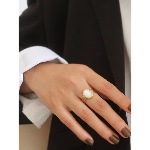 RESTOCKED!! Gia Ring - Picture 5 of 7